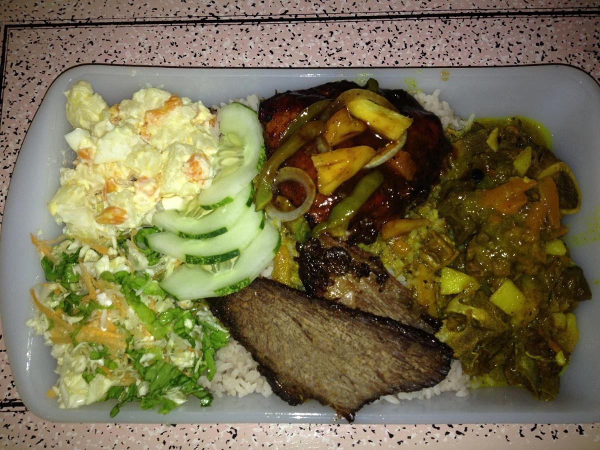 15 Min From The Airport In Kingston Jamaica Daire Dış mekan fotoğraf